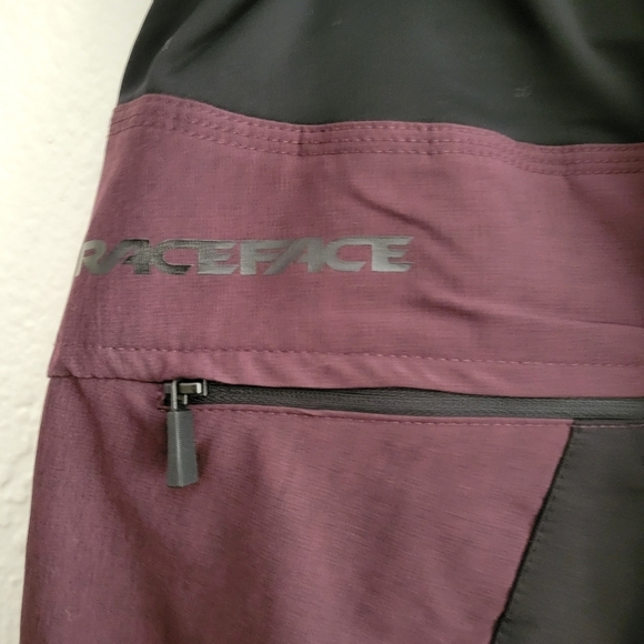 RaceFace Shorts Size Small - Picture 3 of 6